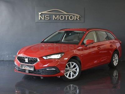 Usado Seat Leon Style 115 CV (84 kW) 2022 Rojo Familiar