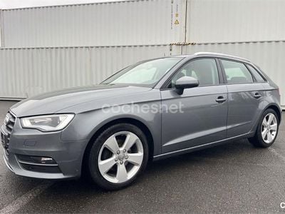Gris / plata Usado 2014 Audi A3 Ambiente Berlina | 12.200 € (Precio justo)