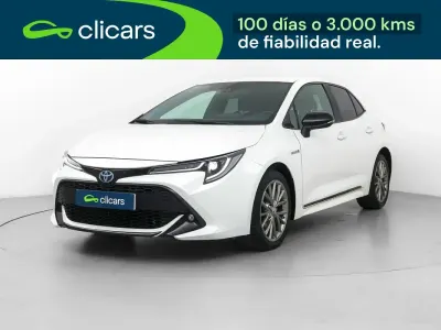 Używany Toyota Corolla 122 KM (89 kW) 2020 Biały Sedan/Limuzyna