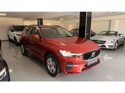 Usado Volvo XC60 Core 197 CV (144 kW) 2025 Rojo SUV
