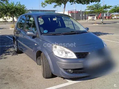 Usado Renault Scenic E-Tech Dynamique 110 CV (80 kW) 2007 Gris / plata Monovolumen