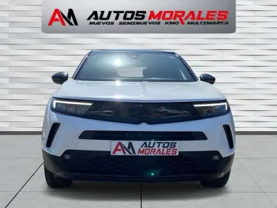 Usado Opel Mokka GS Line 131 CV (96 kW) 2022 Blanco SUV