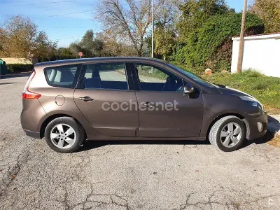 Usado Renault Scenic E-Tech Dynamique 130 CV (95 kW) 2010 Marrón Monovolumen