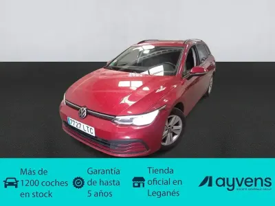 Occasion VW Golf VIII Life 116 PK (85 kW) 2021 Rood Stationwagen