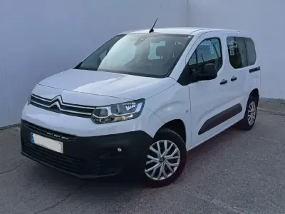 Usado Citroën Berlingo Live 102 CV (75 kW) 2022 Blanco Monovolumen