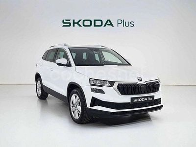 Usado Skoda Karoq Selection 150 CV (110 kW) 2025 Blanco SUV