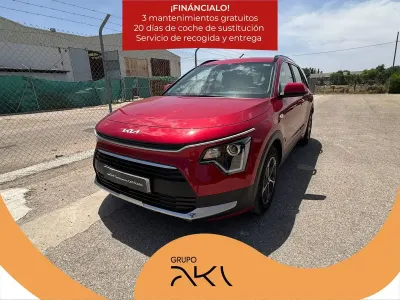 Usado Kia Niro 129 CV (94 kW) 2025 Rojo SUV