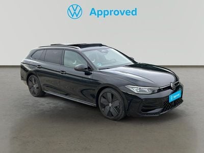 Negro mito metalizado Usado 2024 VW Passat R-line Berlina | 43.650 € (Buen precio)