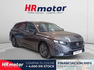 Usado Peugeot 308 SW Active 130 CV (95 kW) 2022 Gris / plata Familiar