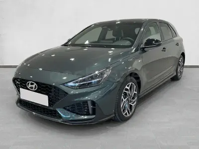 Usado Hyundai i30 N Line 96 CV (70 kW) 2025 Gris / plata Berlina