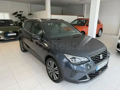 Usado Seat Arona FR 115 CV (84 kW) 2025 Gris / plata SUV