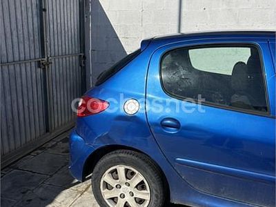 Usado Peugeot 206+ 70 CV (51 kW) 2012 Azul Utilitario