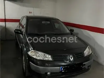 Begagnad Renault Mégane II Dynamique 120 HK (88 kW) 2004 Svart Sedan