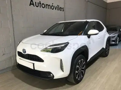 Usado Toyota Yaris Cross Active 116 CV (85 kW) 2022 Blanco SUV