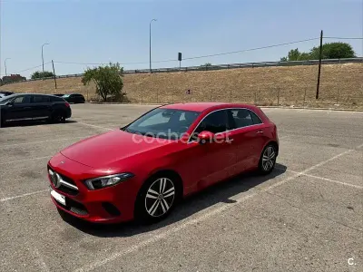 Usado Mercedes A180 122 CV (89 kW) 2019 Rojo Berlina