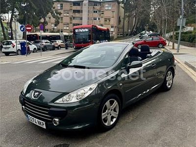 Usado Peugeot 307 CC 110 CV (80 kW) 2006 Gris / plata Descapotable