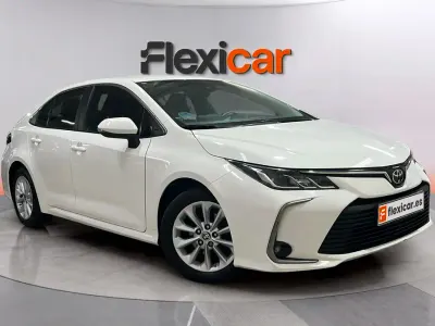 Usado Toyota Corolla Active 125 CV (91 kW) 2022 Blanco Berlina