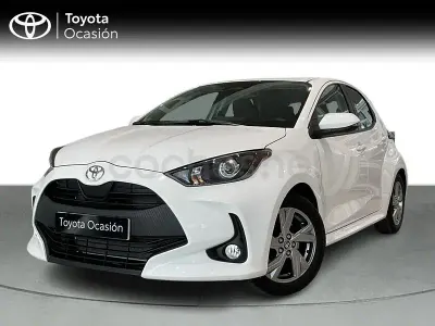 Usado Toyota Yaris Hybrid Active 116 CV (85 kW) 2025 Blanco Berlina
