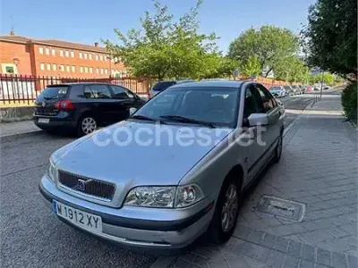 Usado Volvo S40 125 CV (91 kW) 2000 Gris / plata Berlina
