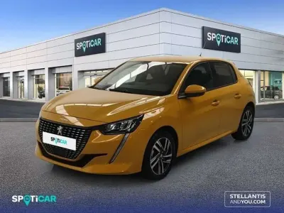 Usado Peugeot 208 Allure 101 CV (74 kW) 2022 Amarillo Utilitario