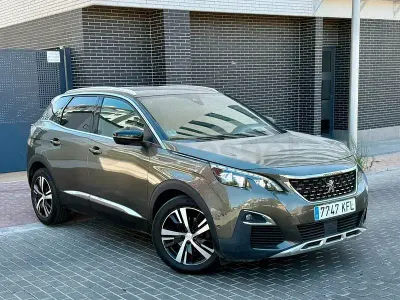 Usado Peugeot 3008 GT-line 130 CV (95 kW) 2018 Gris / plata SUV