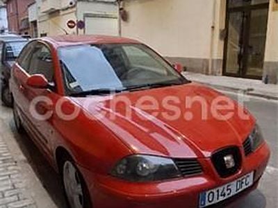 Begagnad Seat Ibiza Sport 100 HK (73 kW) 2005 Röd Halvkombi