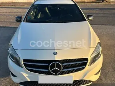 Käytetty Mercedes A200 Urban 136 HP (100 kW) 2014 Valkoinen Sedan