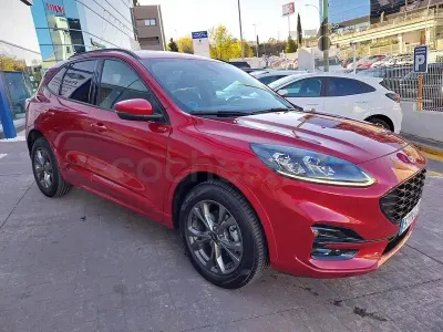 Usado Ford Kuga ST-Line X 225 CV (165 kW) 2022 Rojo SUV