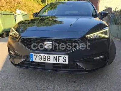 Usado Seat Leon FR 150 CV (110 kW) 2023 Negro Familiar