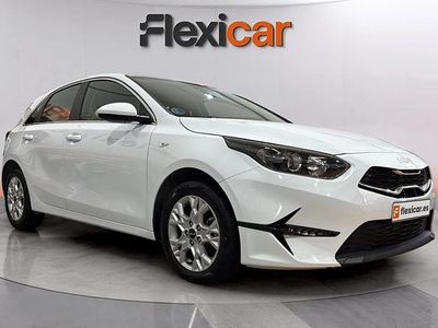 Usado Kia Ceed 136 CV (100 kW) 2024 Blanco Utilitario