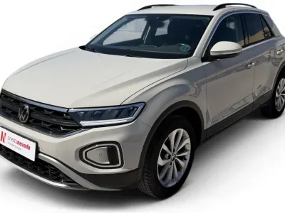 Usado VW T-Roc Life 150 CV (110 kW) 2023 Blanco SUV