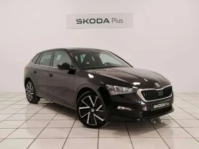 Usado Skoda Scala Sport 110 CV (80 kW) 2022 Negro Utilitario
