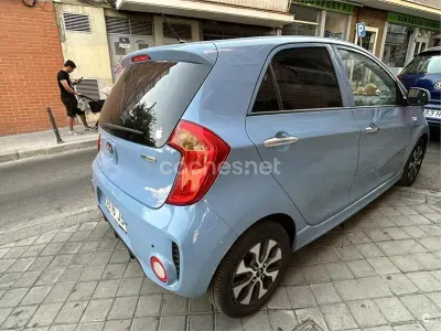 Usado Kia Picanto 66 CV (48 kW) 2016 Azul Utilitario