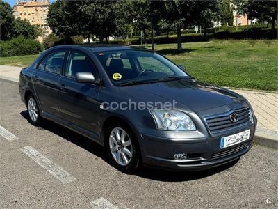 Gris / plata Usado 2006 Toyota Avensis Sol Berlina | 4500 € (Buen precio)