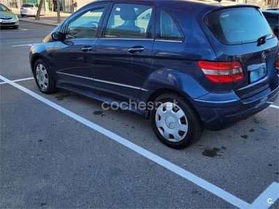 Usado Mercedes B180 109 CV (80 kW) 2008 Azul Monovolumen