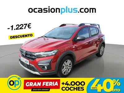Usado Dacia Sandero Essentiel 101 CV (74 kW) 2022 Rojo Berlina