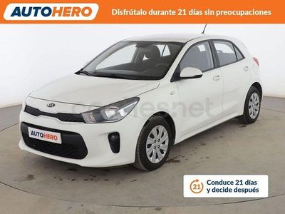 Usado Kia Rio 86 CV (63 kW) 2019 Blanco Berlina