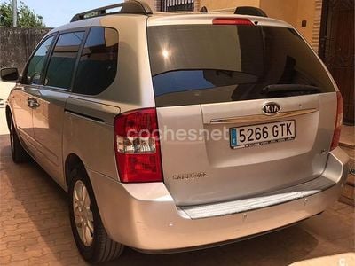Usado Kia Carnival 185 CV (136 kW) 2010 Gris / plata Monovolumen