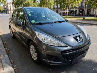 Usado Peugeot 207 75 CV (55 kW) 2010 Gris / plata Berlina