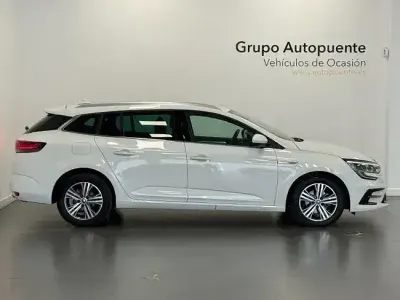 Usado Renault Mégane II Zen 115 CV (84 kW) 2022 Blanco Berlina
