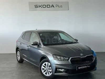 Usado Skoda Fabia Selection 95 CV (69 kW) 2025 Gris / plata Utilitario