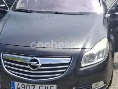 Usado Opel Insignia Edition 160 CV (117 kW) 2010 Negro Berlina
