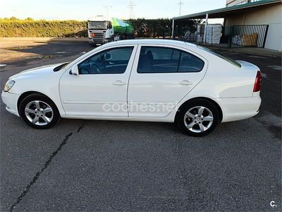 Blanco Usado 2010 Skoda Octavia Active Berlina | 3200 €