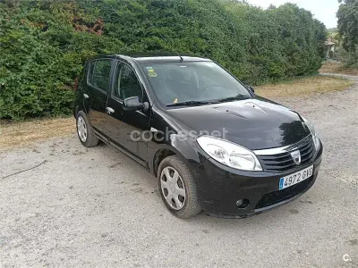 Usado Dacia Sandero Lauréate 85 CV (62 kW) 2010 Negro Berlina