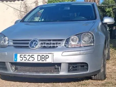 Usado VW Golf IV Highline 140 CV (102 kW) 2004 Gris / plata Berlina