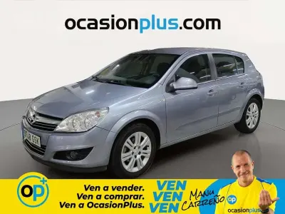 Usado Opel Astra Edition 110 CV (80 kW) 2009 Gris Utilitario