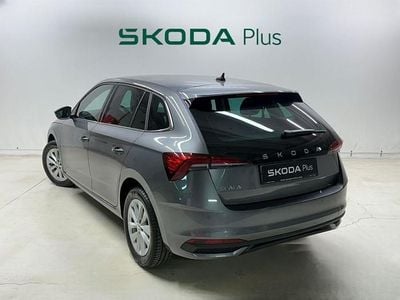 Gris Usado 2025 Skoda Scala Selection Utilitario | 23.900 € (Precio justo)