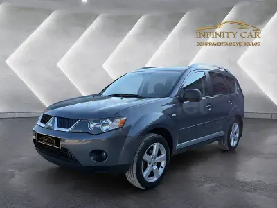 Usado Mitsubishi Outlander Intense+ 140 CV (102 kW) 2007 Gris / plata SUV