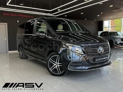 Usado Mercedes V300 Avantgarde 239 CV (175 kW) 2024 Gris / plata Monovolumen