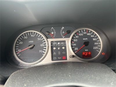 Usado Renault Clio II 75 CV (55 kW) 2003 Amarillo Berlina